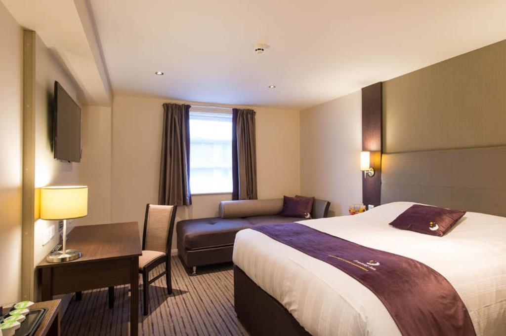 Premier Inn London Kew Bridge Zimmer foto