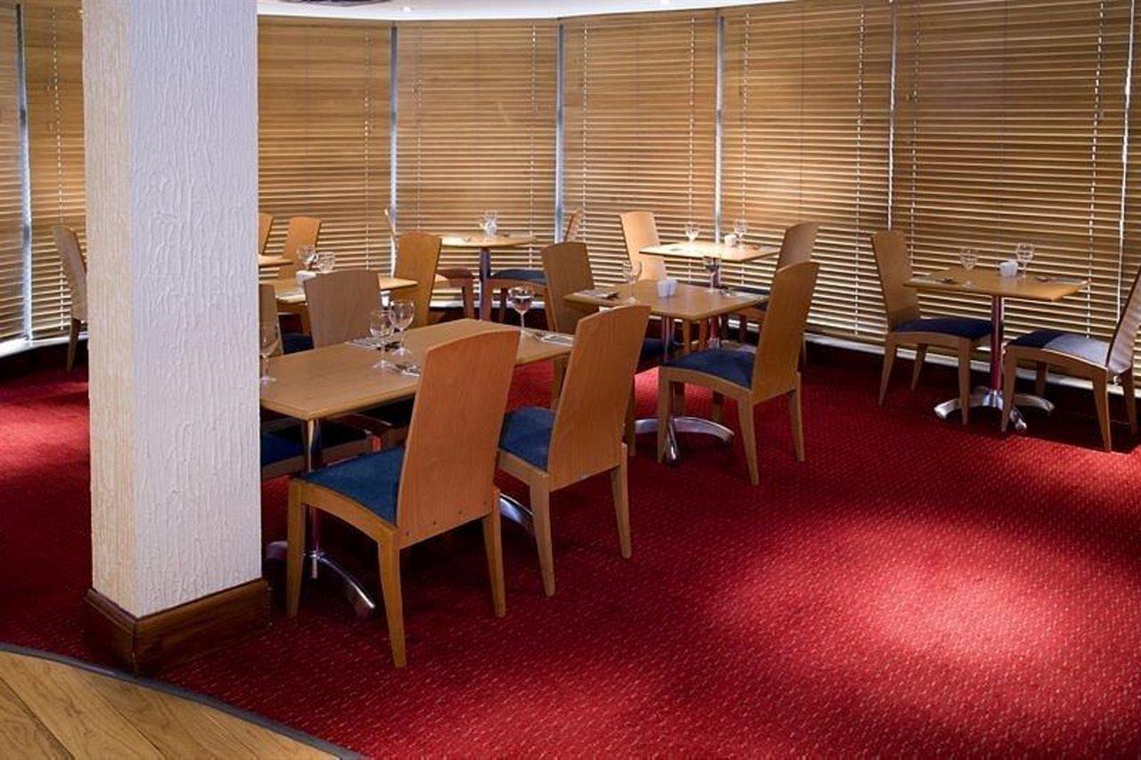 Premier Inn London Kew Bridge Exterior foto